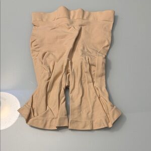 NWOT SKIMS Sculpting BBL Shorts